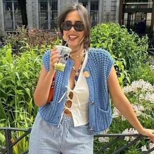 Cropped Knitted Sweater Vest with Pockets